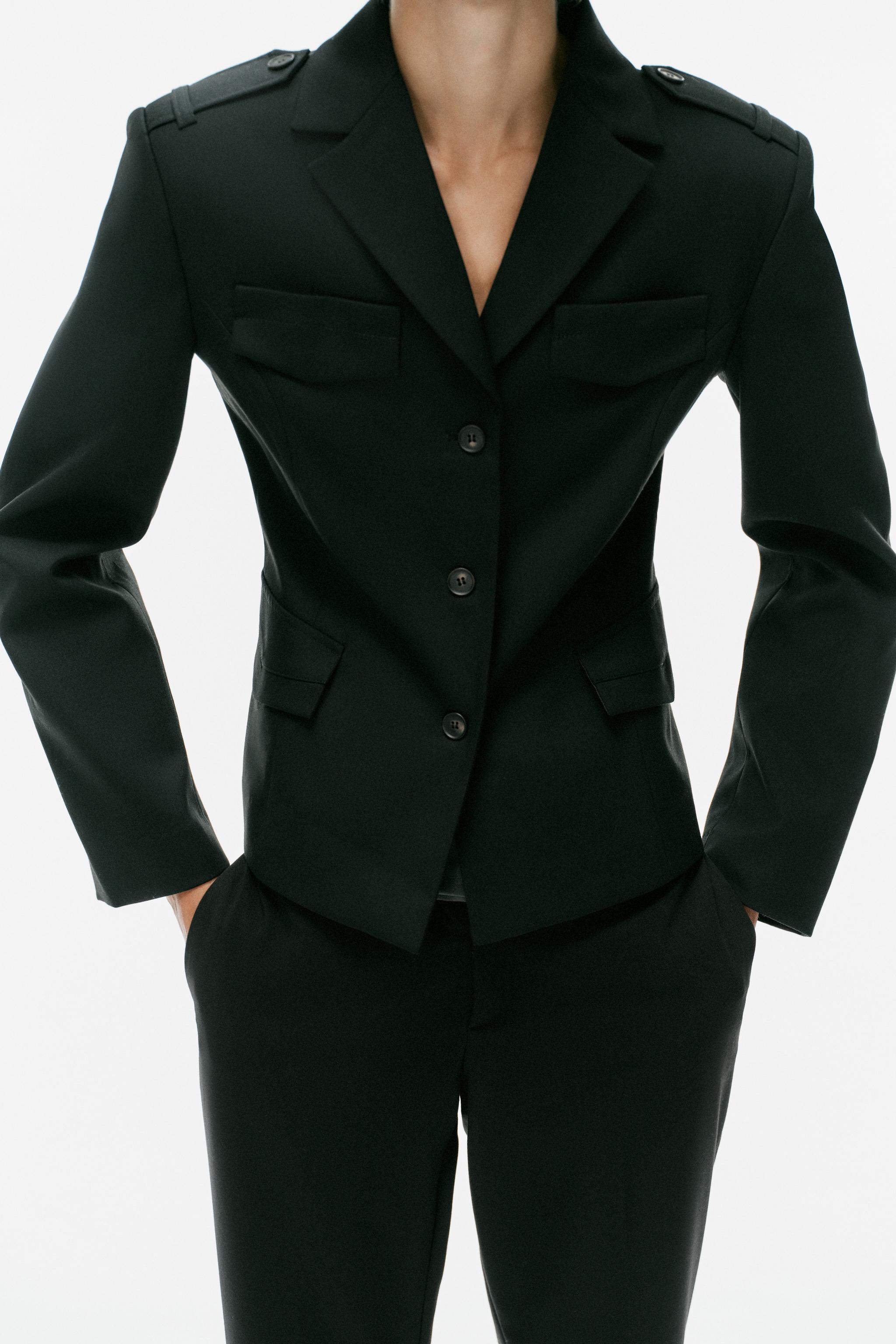 VESTE COURTE À REVERS